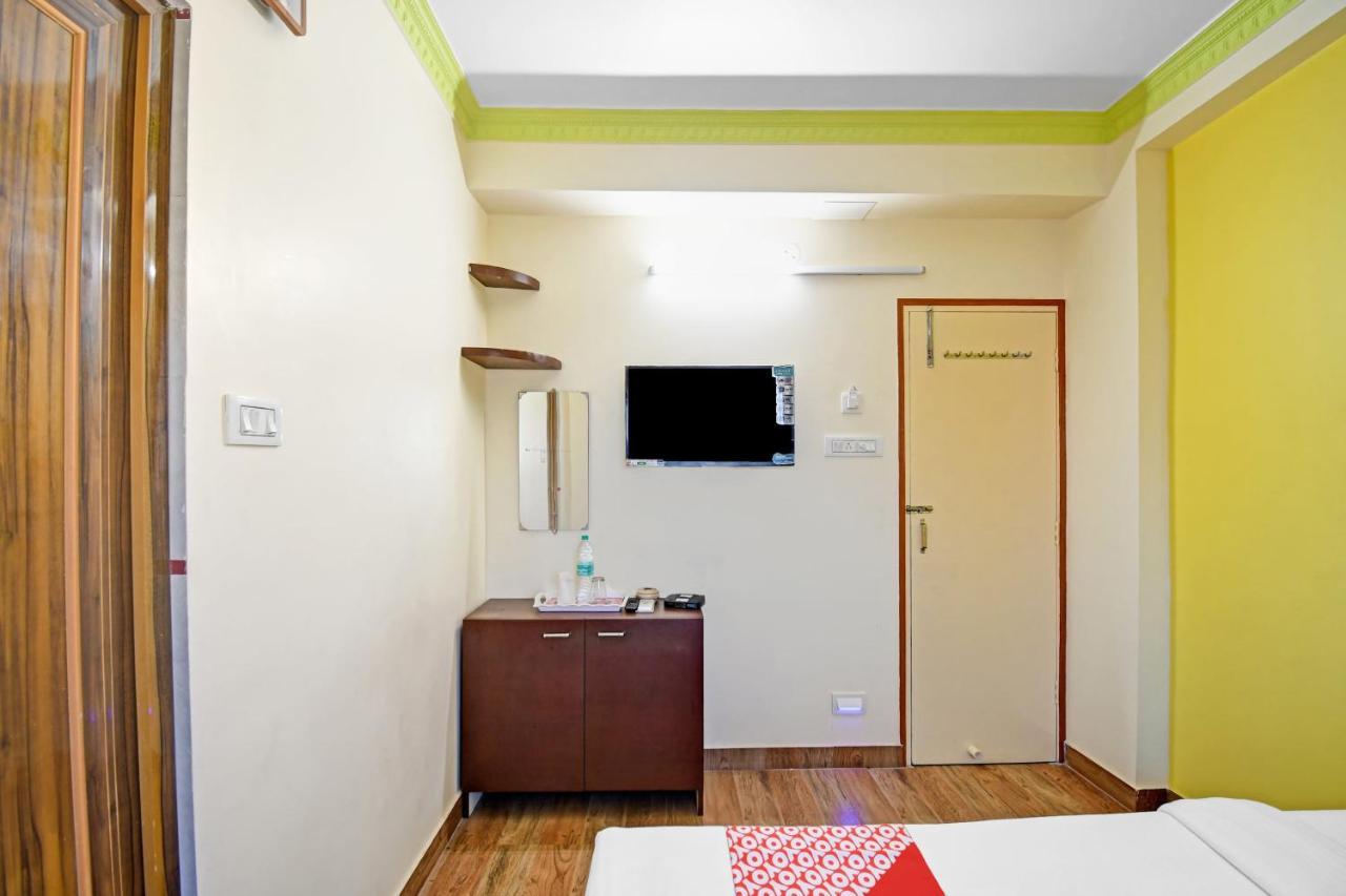 Oyo Flagship 84655 S S Guest House โกลกาตา ภายนอก รูปภาพ