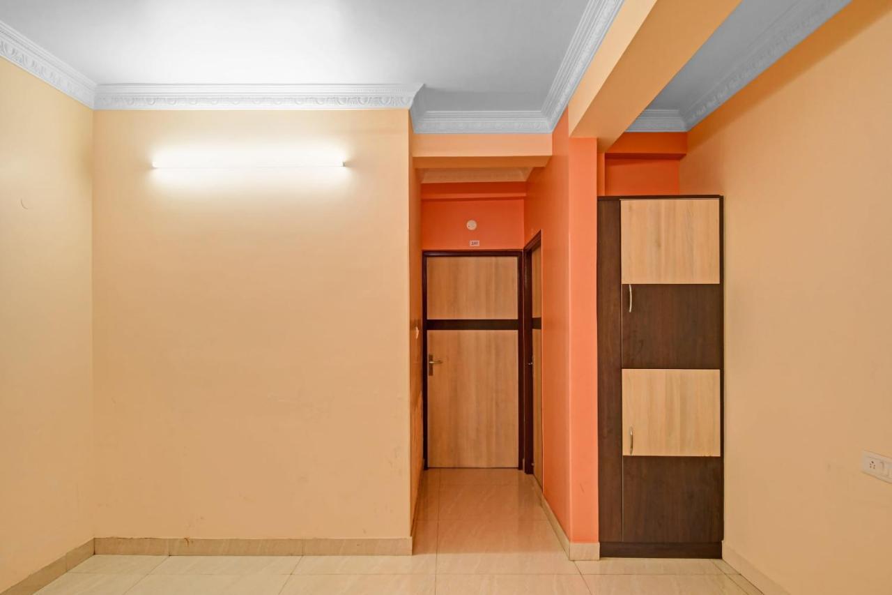 Oyo Flagship 84655 S S Guest House โกลกาตา ภายนอก รูปภาพ