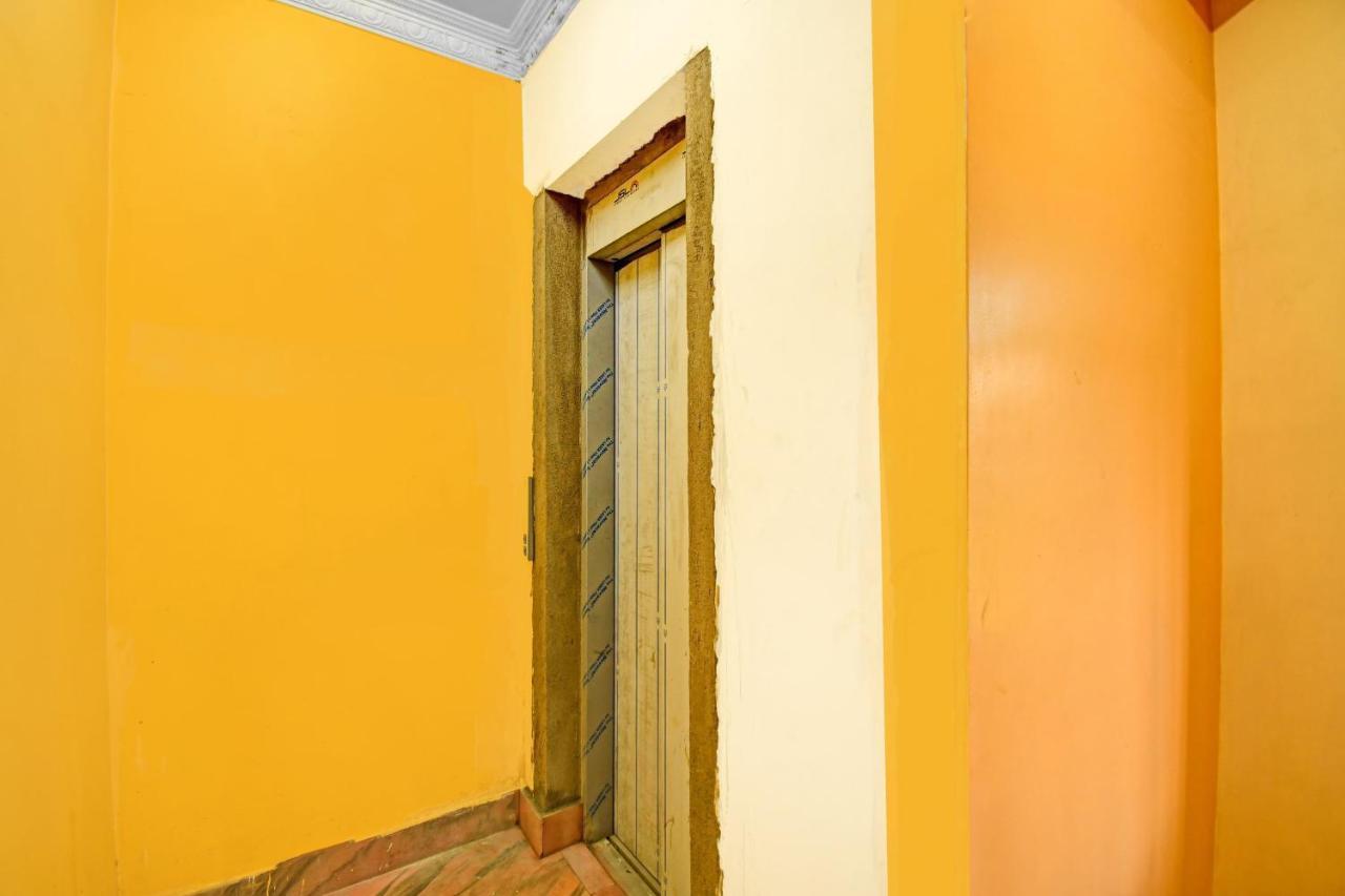 Oyo Flagship 84655 S S Guest House โกลกาตา ภายนอก รูปภาพ