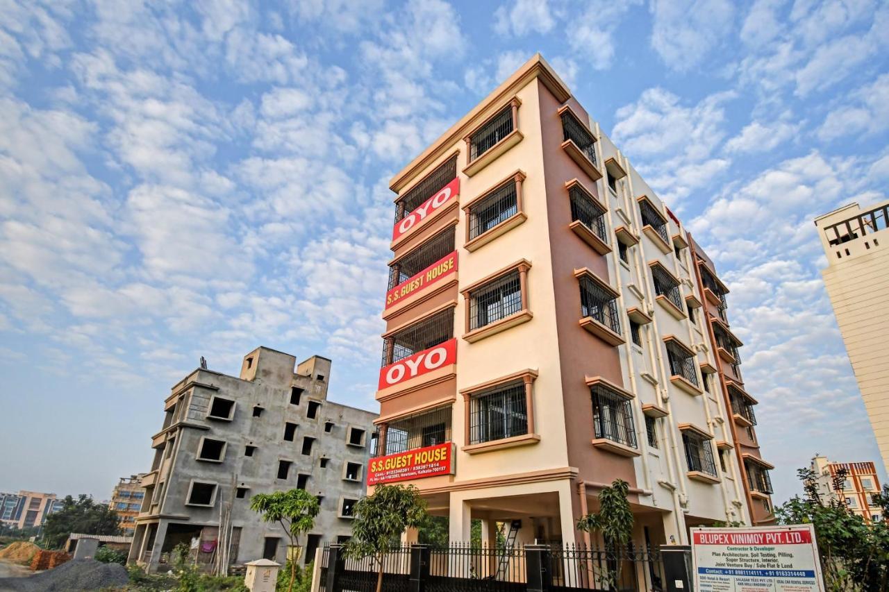 Oyo Flagship 84655 S S Guest House โกลกาตา ภายนอก รูปภาพ